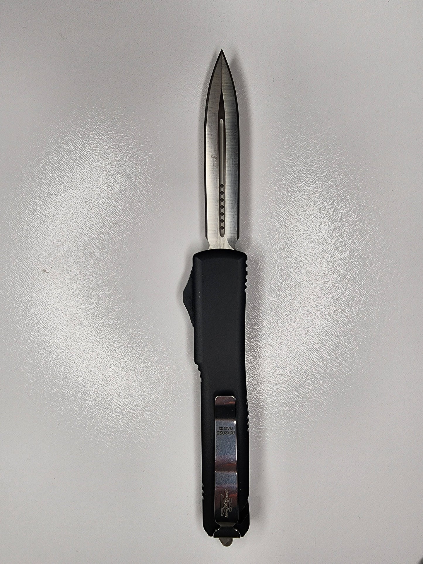 Sleek Standard Dagger